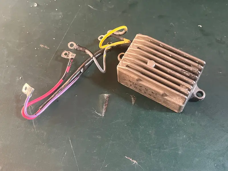 Johnson/Evinrude Voltage Rectifier & Lead (Part #0585001) For 40–70 Hp Two-Stroke Outboards 1